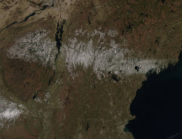 Spring snow across northern New England