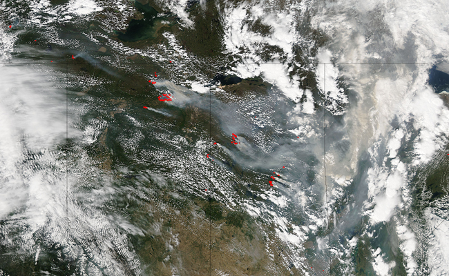 Fires and smoke in northern Canada
