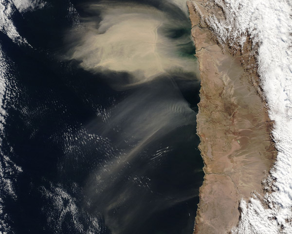 Dust storms off northern Chile
