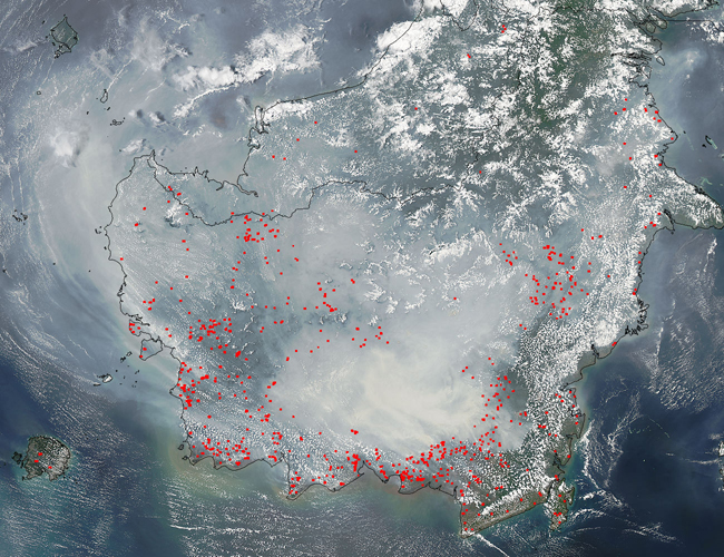 Smoke and fires in southern Borneo