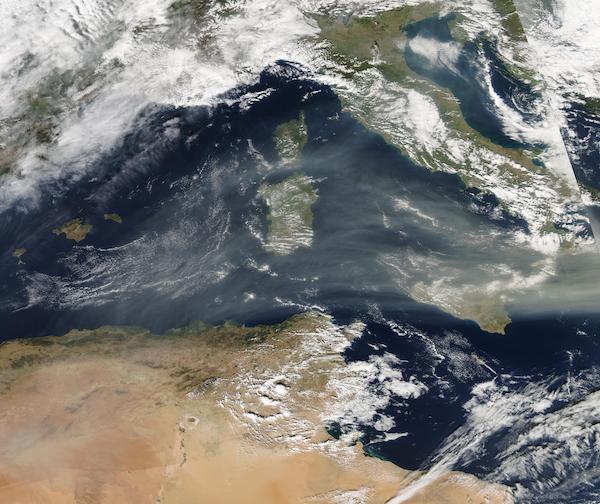Smoke from Colorado over the Mediterranean