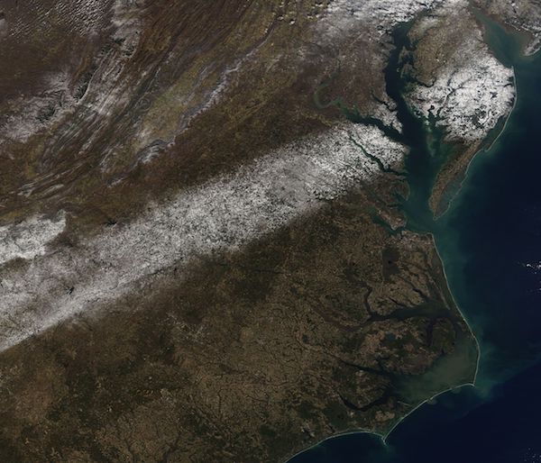 Band of snow across the United States